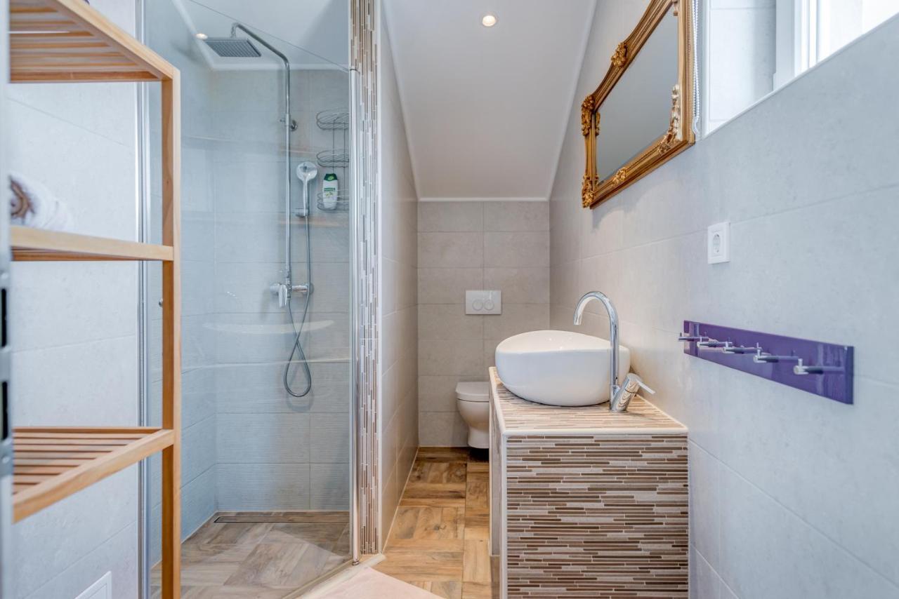 Summer Orchid - Spacious Duplex By The & Ps5 Apartman *