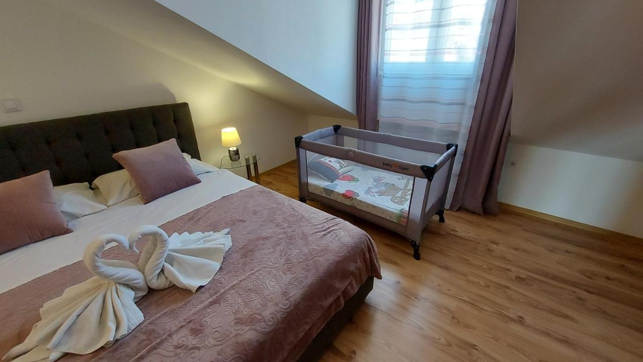 Summer Orchid - Spacious Duplex By The & Ps5 Apartman Stobreč